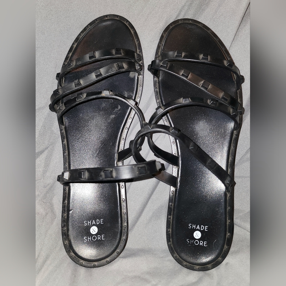EUC Shade & Shore Studded black Sandals